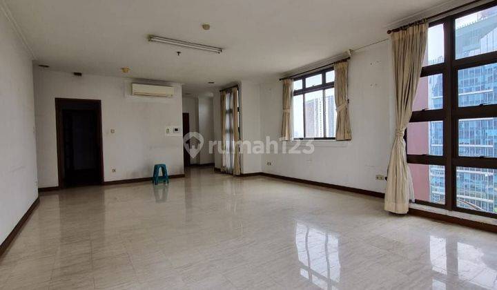 Apartemen emerald 3 BR 1