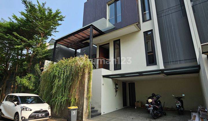 Rumah cantik dan mewah dalam townhouse  1