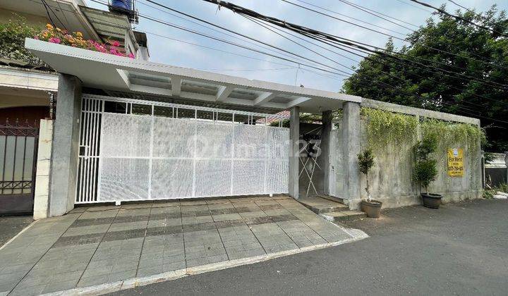 RUMAH CANTIK LOKASI STRATEGIS DEKAT CIPETE RAYA JAKARTA SELATAN
 1