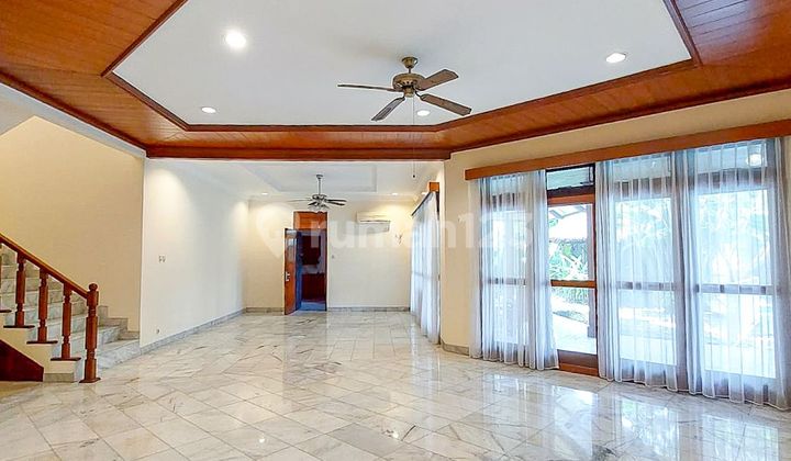 FOR SALE - HOT PROPERTY
RUMAH BAGUS AREA EXPART
KEMANG DALAM JAKARTA SELATAN 2