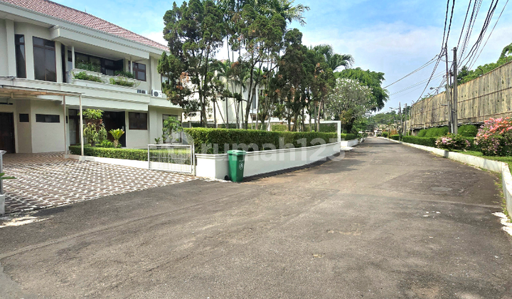 Lahan Townhouse Bonus Seluruh Rumah Mewah