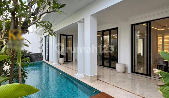 Nice Luxury House Ready to Occupy in Kebayoran Baru.
