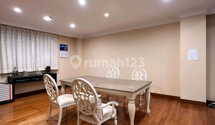 Apartemen Greenview (nuansa Hijau) 3br Pondok Indah. 