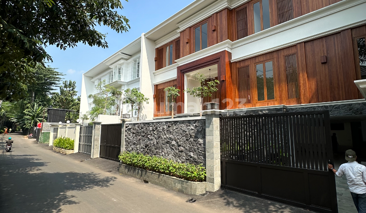 Rumah Mewah Baru Furnished Di Kemang