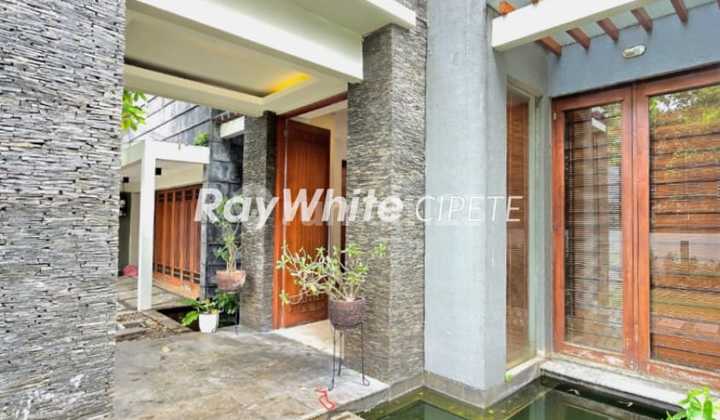 Rumah Cantik Mewah Terawat Di Kebayoran Baru