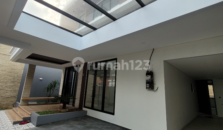 Rumah Baru Mewah Di Radio Dalam 2