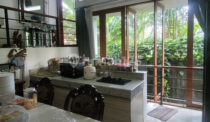 Beautiful House with Spacious Yard in Cipete 2