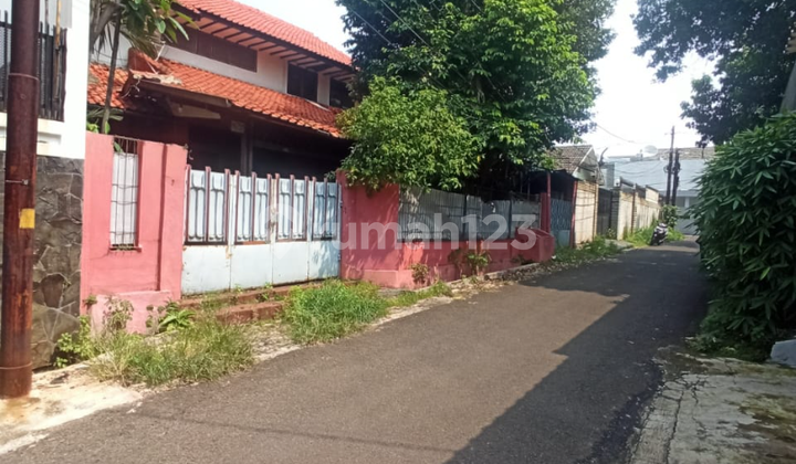 Old House/Old Building Located in the Cipete Area