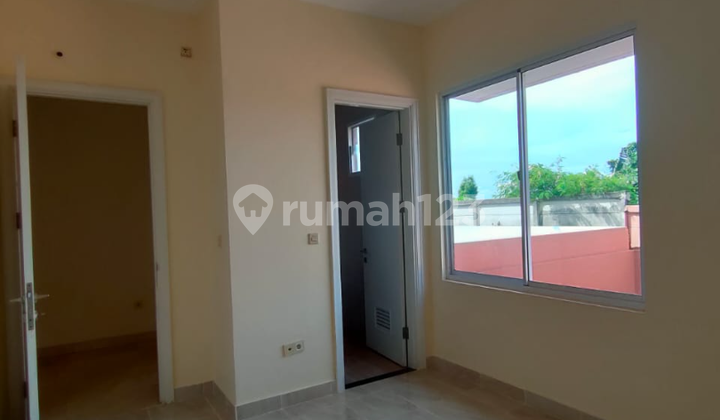 Comfortable House in a Residential Area in Lebak Bulus 2