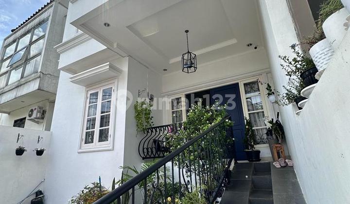 Rumah Bagus Cantik 2,5 Lantai Di Area Ragunan Jaksel.  1