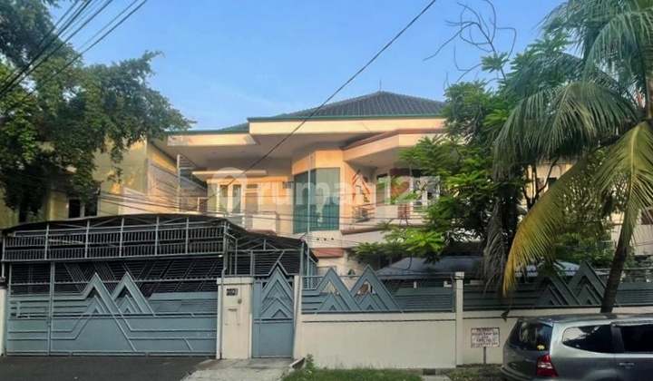 Rumah Bagus Ada Kolam Renang Di Meruya Jakbar