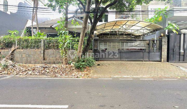 House in a Good Area with Very Wide Road Access, Pondok Indah