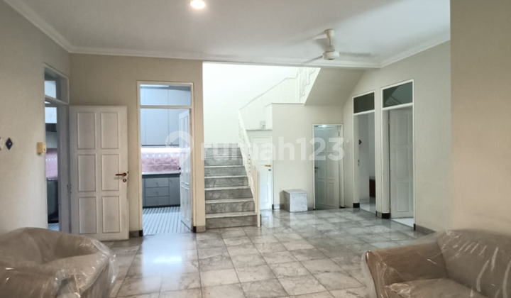 Rumah Siap Huni Posisi Hoek Di Perumahan Elit Pondok Indah 2