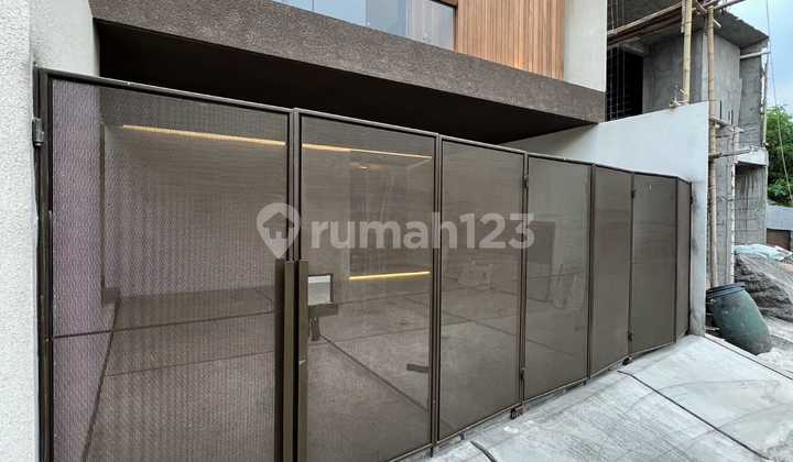 Rumah Baru Dalam Komplek Di Cinere Raya