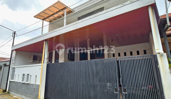 Rumah Cantik Terawat 5 Menit ke Gerbang Tol Brigif (Tol Desari) Rumah Cantik Terawat 5 Menit ke Gerbang Tol Brigif (Tol Desari)