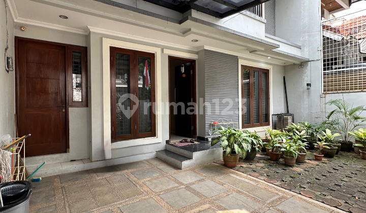 Rumah Cantik Akses Jalan Lebar - Pondok Indah 2