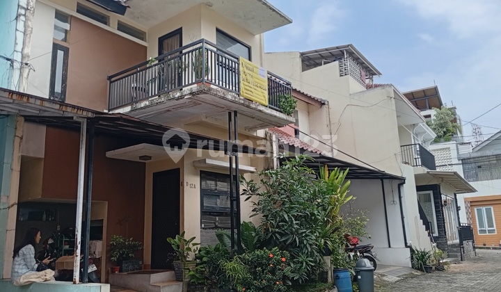 Rumah 2 Lantai Dalam Townhouse di Cirendeu 2