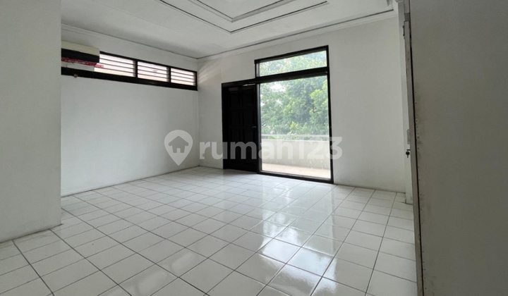 Rumah Bagus Terawat di Kemang