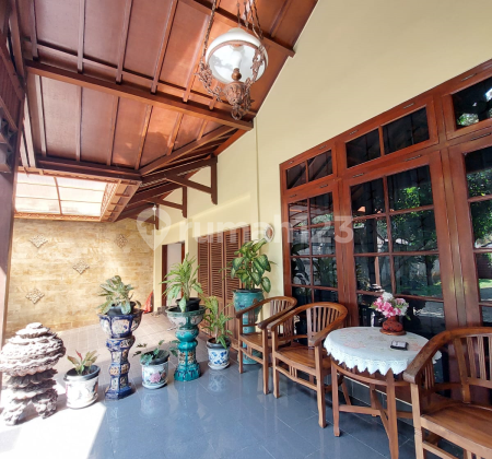 Rumah Lama Terawat Halaman Belakang Luas di Cilandak 2