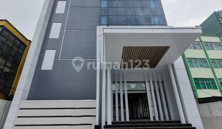 New Building – Mampang Prapatan, South Jakarta
Premium Commercial Brand New Building in the Strategic Mampang Prapatan Area, Ideal for Headquarters, Institutions