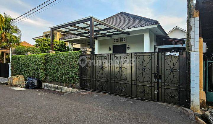 Rumah Cantik Gaya Klasik Minimalis Lay Out Unik di Tanah Kusir 2