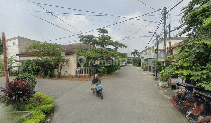 Rumah Lama Nyaman Adem di Beji Depok 2