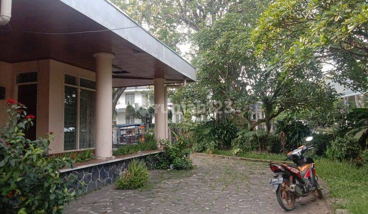 Rumah lokasi Strategis Cocok untuk Usaha  di RE Martadinata Bandung  1