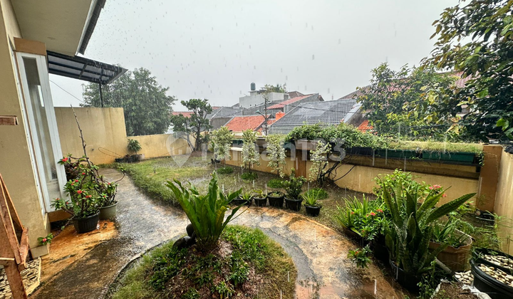 Rumah Asri Dalam Perumahan Area Joglo Jakarta Barat