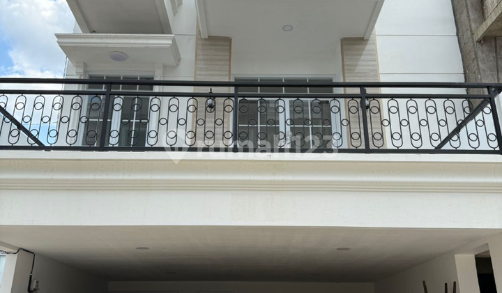 Rumah Dalam Komplek di Pesanggrahan