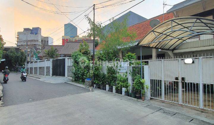 Kebayoran Baru. Rumah Hitung Tanah. Bebas Banjir 2