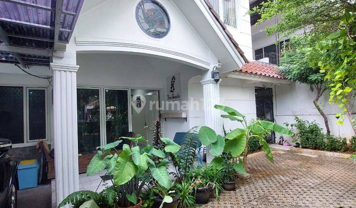 Pondok Indah. Dijual Rumah 2lt Siap Huni Di Kawasan Elite 2