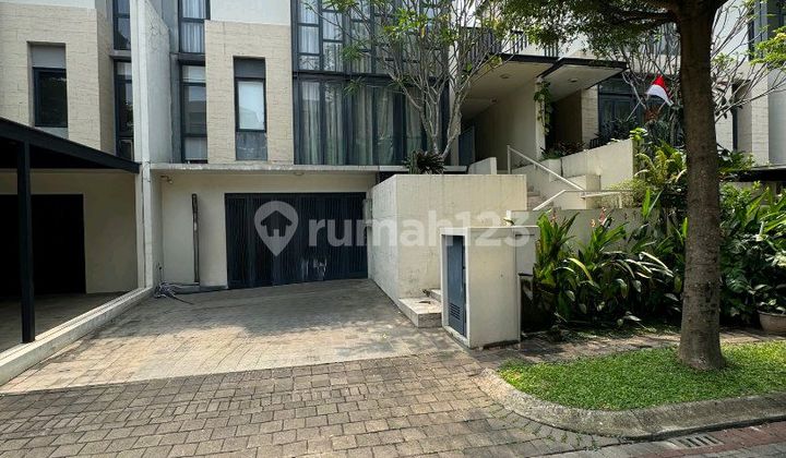 Ready-to-Occupy House in the Elite Area of BSD