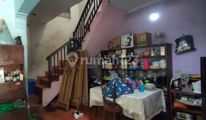 Old House in a Complex in Pasar Minggu Strategic Location 2