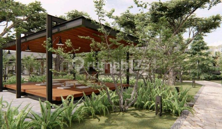 Villa With Spacious And Strategic Land