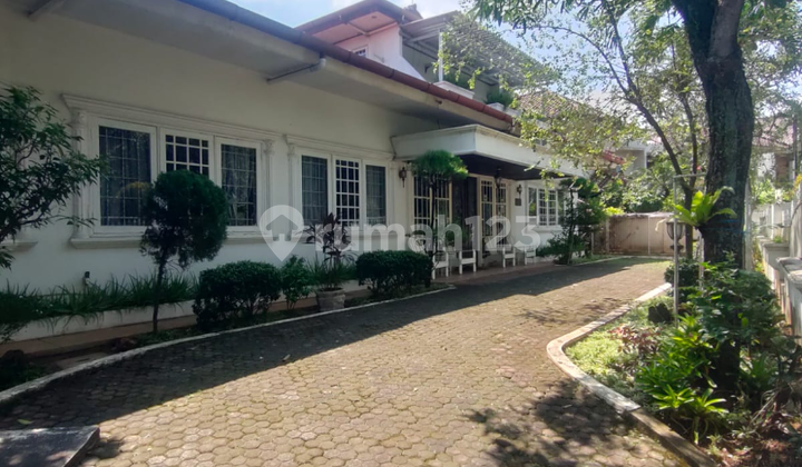 Rumah Lama Terawat Hitung Tanah Dalam Komplek di Lebak Bulus Rumah Lama Terawat Hitung Tanah Dalam Komplek di Lebak Bulus