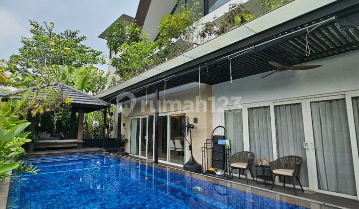 Rumah Mewah 4 Lantai Dalam Townhouse di Lebak Bulus 1