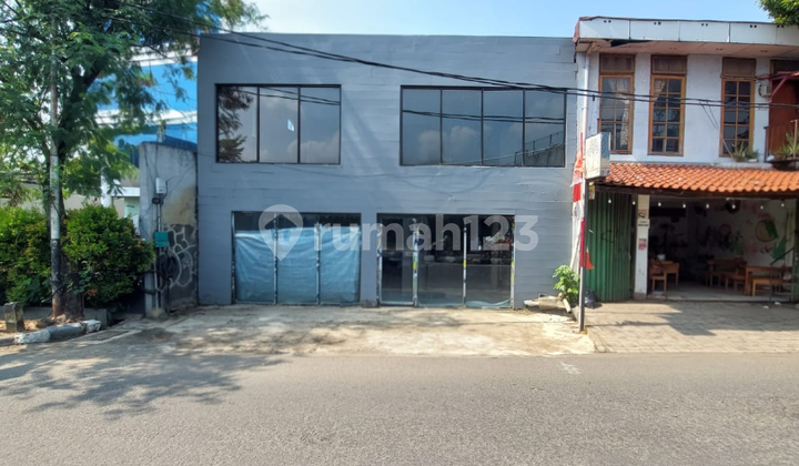 Disewakan Ruko 2 Lantai Lokasi Strategis di TB Simatupang