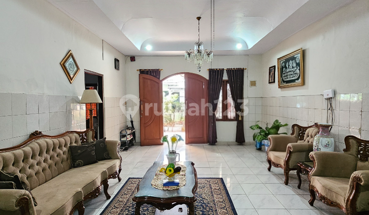 Rumah 2 Lantai Cocok untuk Kos di Kebayoran Baru