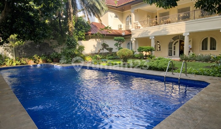 Rumah Mewah American Classic Design Kemang Jakarta Selatan Rumah Mewah American Classic Design Kemang Jakarta Selatan