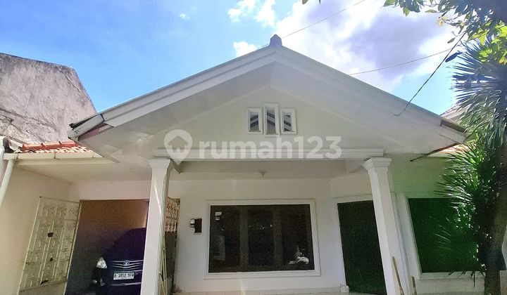 Rumah Terawat Strategis Dekat Stasiun MRT Cipete Jaksel Rumah Terawat Strategis Dekat Stasiun MRT Cipete Jaksel