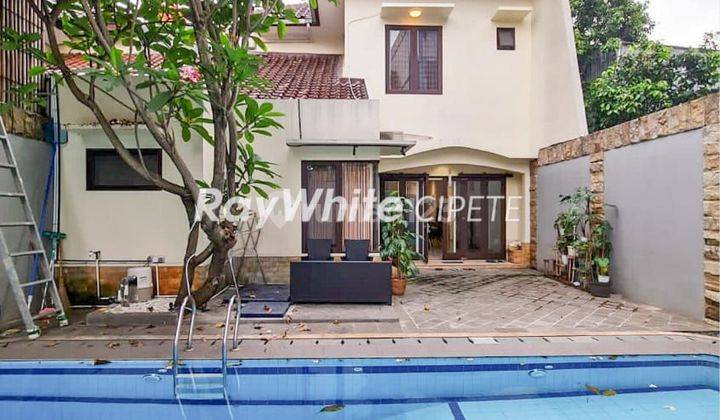 Rumah Nuansa Cozy dalam Townhouse di area strategis Fatmawti Cilandak 1