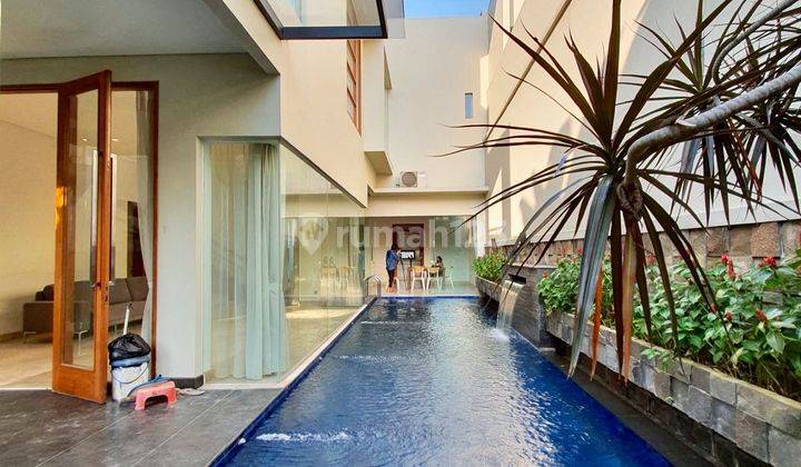 Rumah Mewah dan Nyaman di Lokasi Prime di Kemang 1