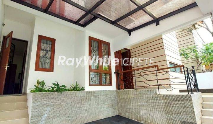 Rumah Tropical Design di Cipete Dalam Townhouse  2