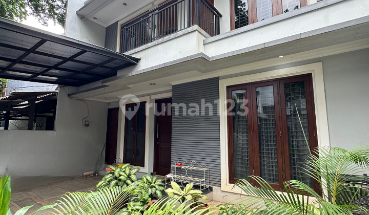 Rumah Cantik Siap Huni Akses Jalan Lebar di Area Prime Pondok Indah 2