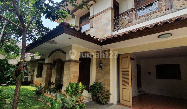 Rumah Terawat dan Apik dengan Private Pool di Cipete 1