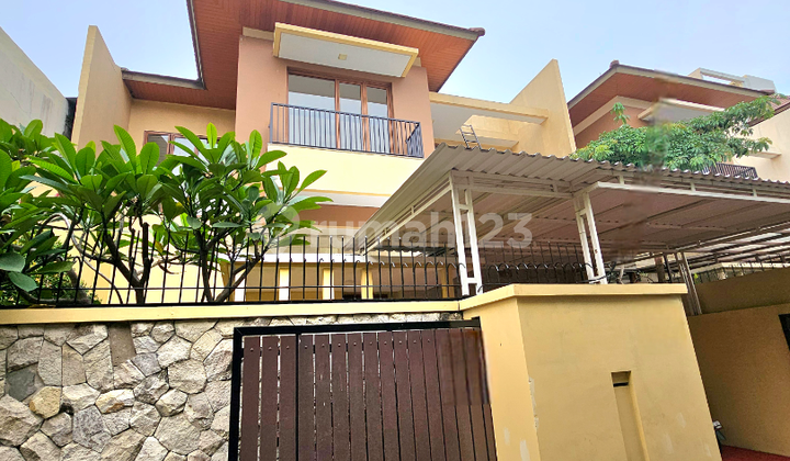 Rumah Mewah Dengan Spool Di Kemang Bebas Banjir