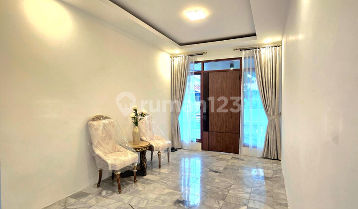 Beautiful House in a Complex in Karangtengah, Lebak Bulus, South Jakarta 2