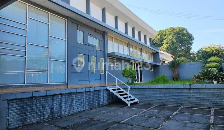 Rumah Mewah Dalam Komplek Di Bogor Tengah Rumah Mewah Dalam Komplek Di Bogor Tengah