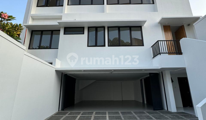 Rumah Baru Style Modern Minimalis Siap Huni  Di Area Prime Kemang Jaksel