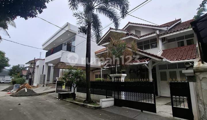 Rumah Asri Terawat Di Jatiwaringin Asri Pondok Gede Bekasi 2